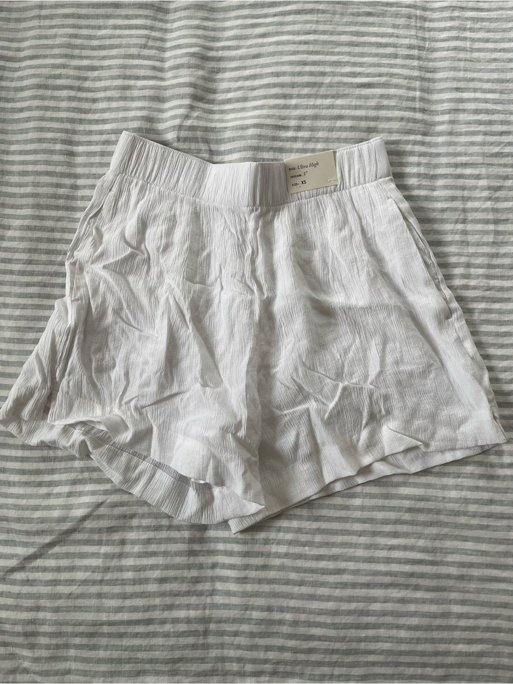 Abercrombie & Fitch Women’s White High-Waist Elastic Shorts